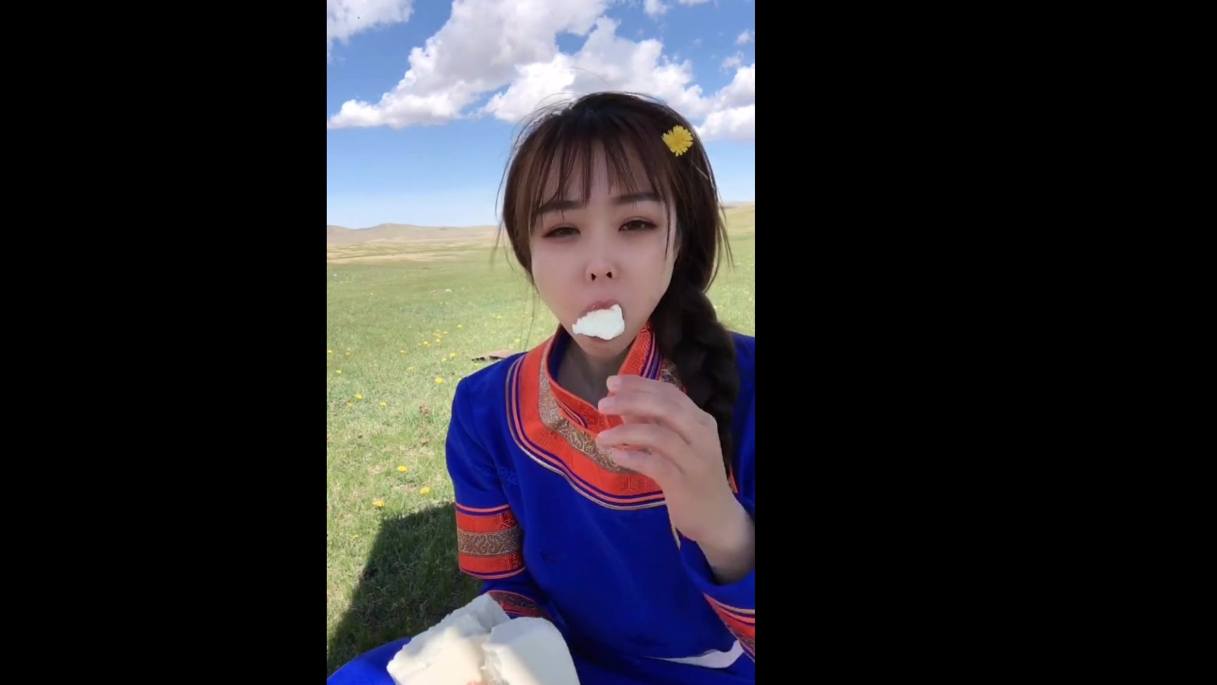 (下饭必备)这是个狠人,吃个蒜真废饺子啊